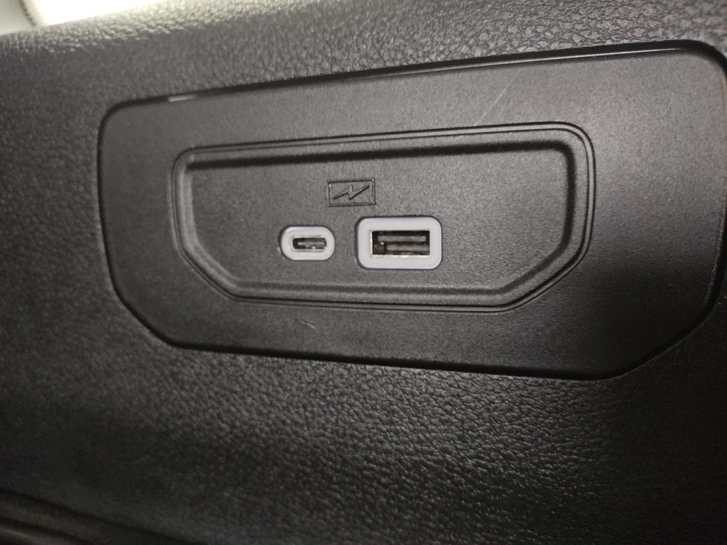 Used 2021 Silver Jeep Limited image 19