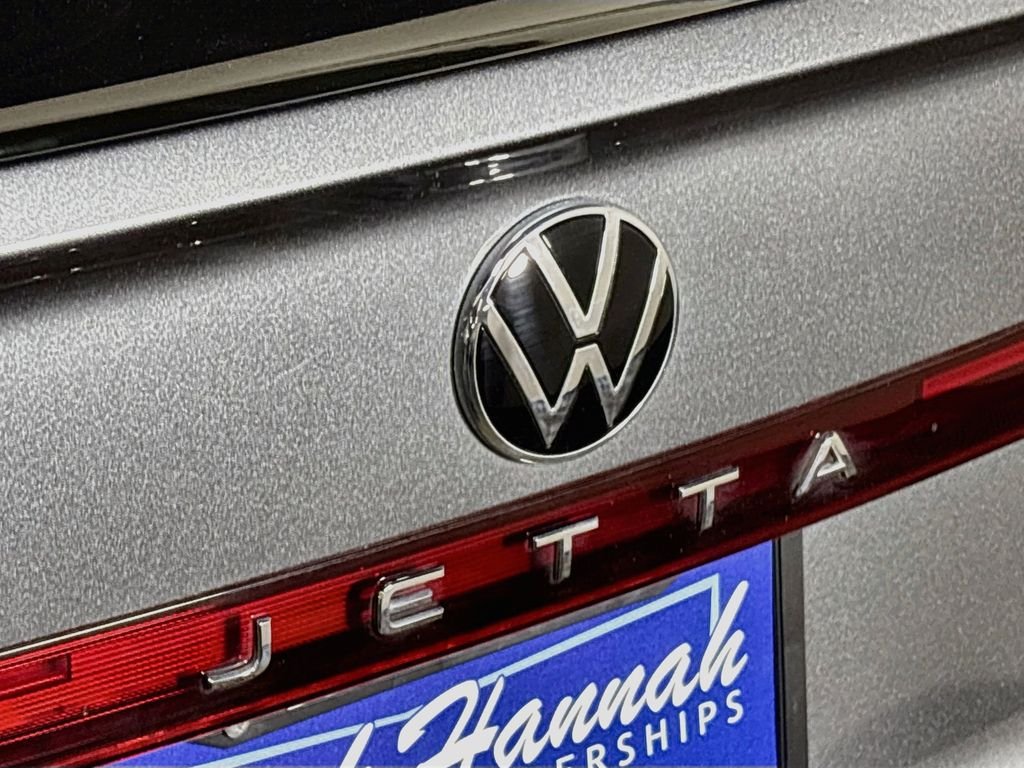 Certified Used 2025 Platinum Gray Metallic Volkswagen 1.5T S image 24