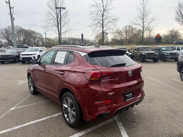 Used 2022 Red Buick Select image 4