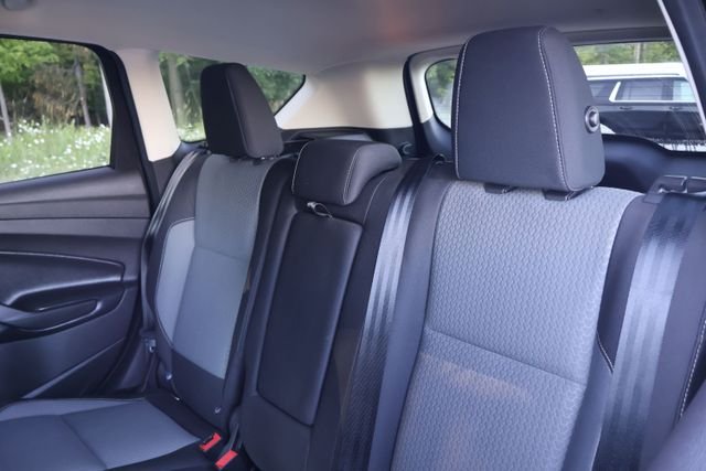 Used 2019 Black Ford SE image 13