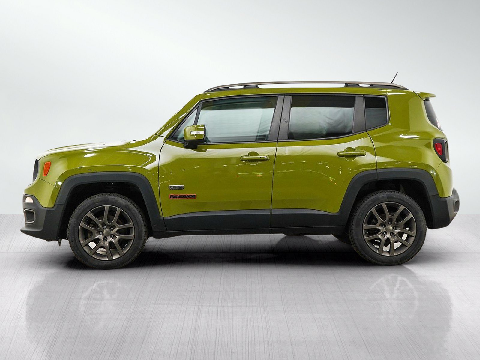 Used 2016 Jeep Renegade Latitude with VIN ZACCJBBT7GPD18912 for sale in Minneapolis, Minnesota