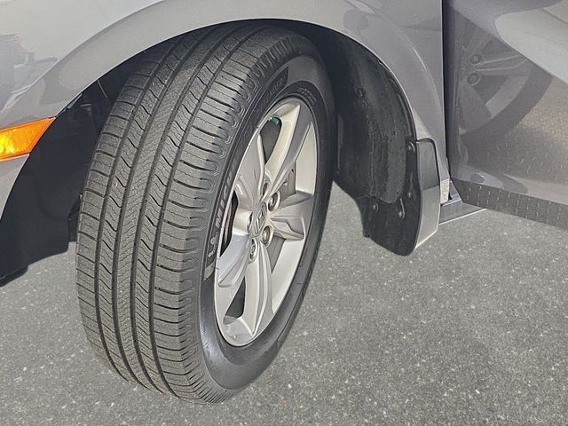 Used 2019  Honda EX image 31