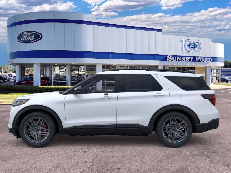 New 2026 Star White Metallic Tri-Coat Ford ST image 3