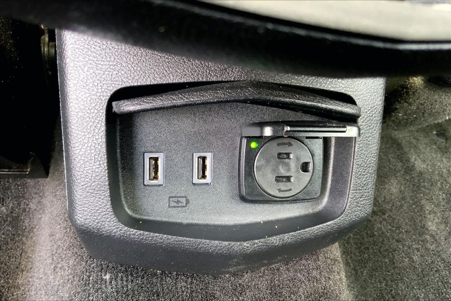 Used 2018 Black Velvet Lincoln Reserve image 37