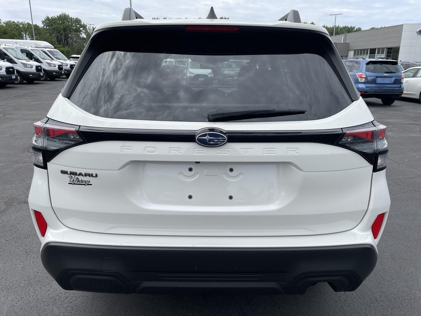 Used 2025 Crystal White Pearl Subaru Premium image 4