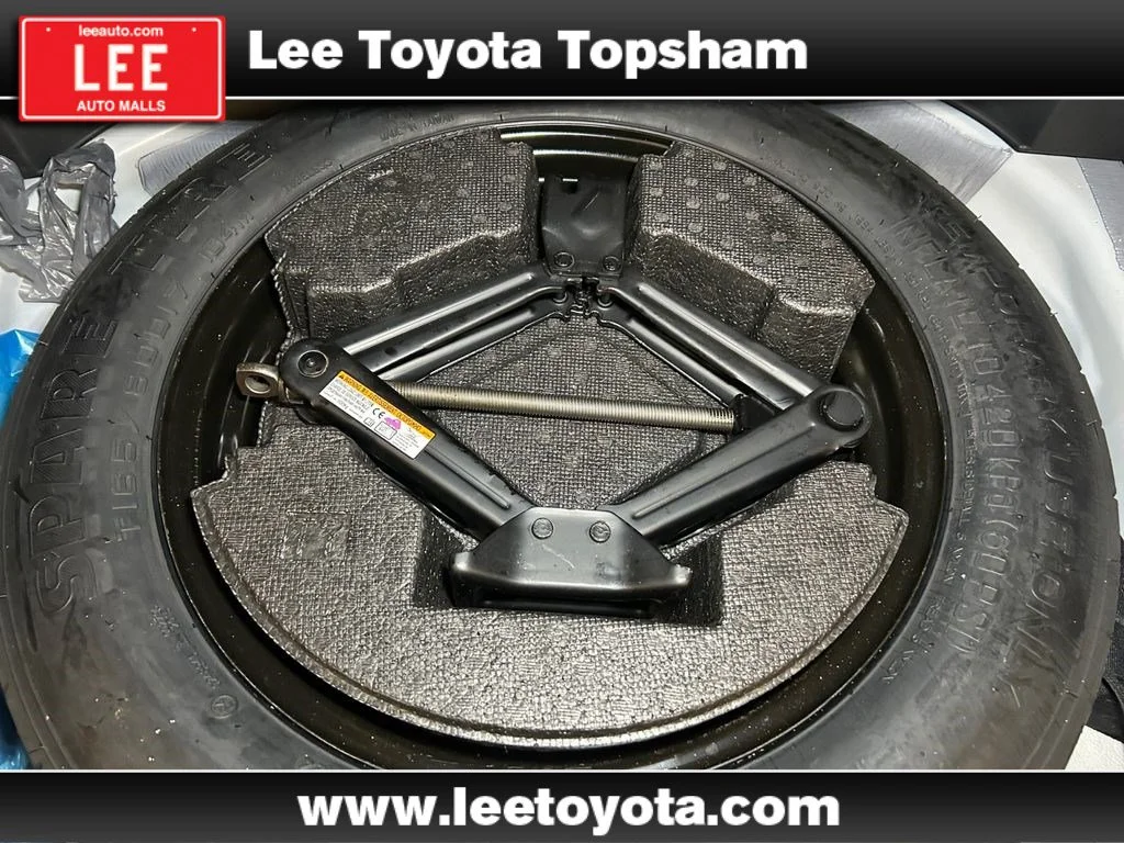 Used 2024 White Toyota XLE image 21