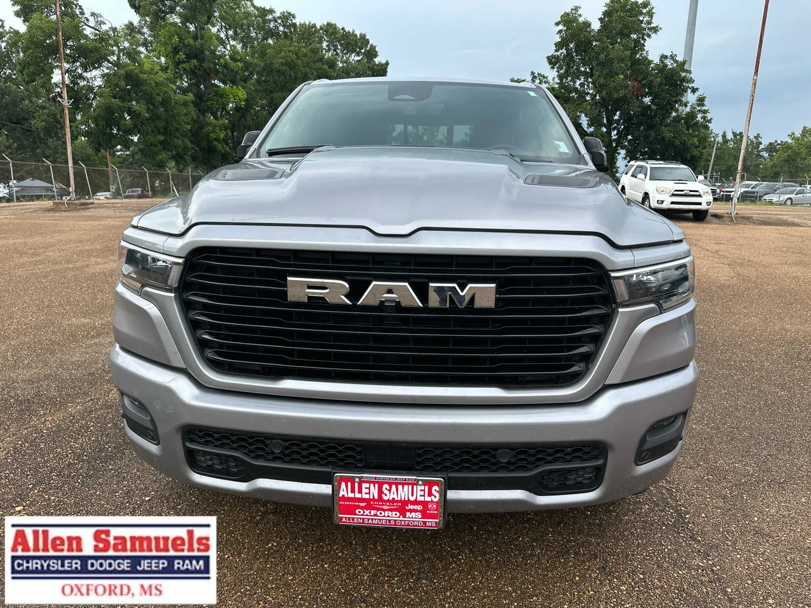Certified Used 2025 Billet Silver Metallic Clearcoat Ram Laramie image 8