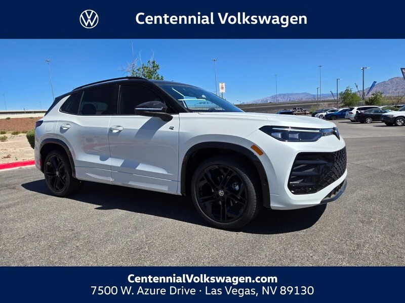 2026 Volkswagen Tiguan 2.0T SE R-Line Black's photo
