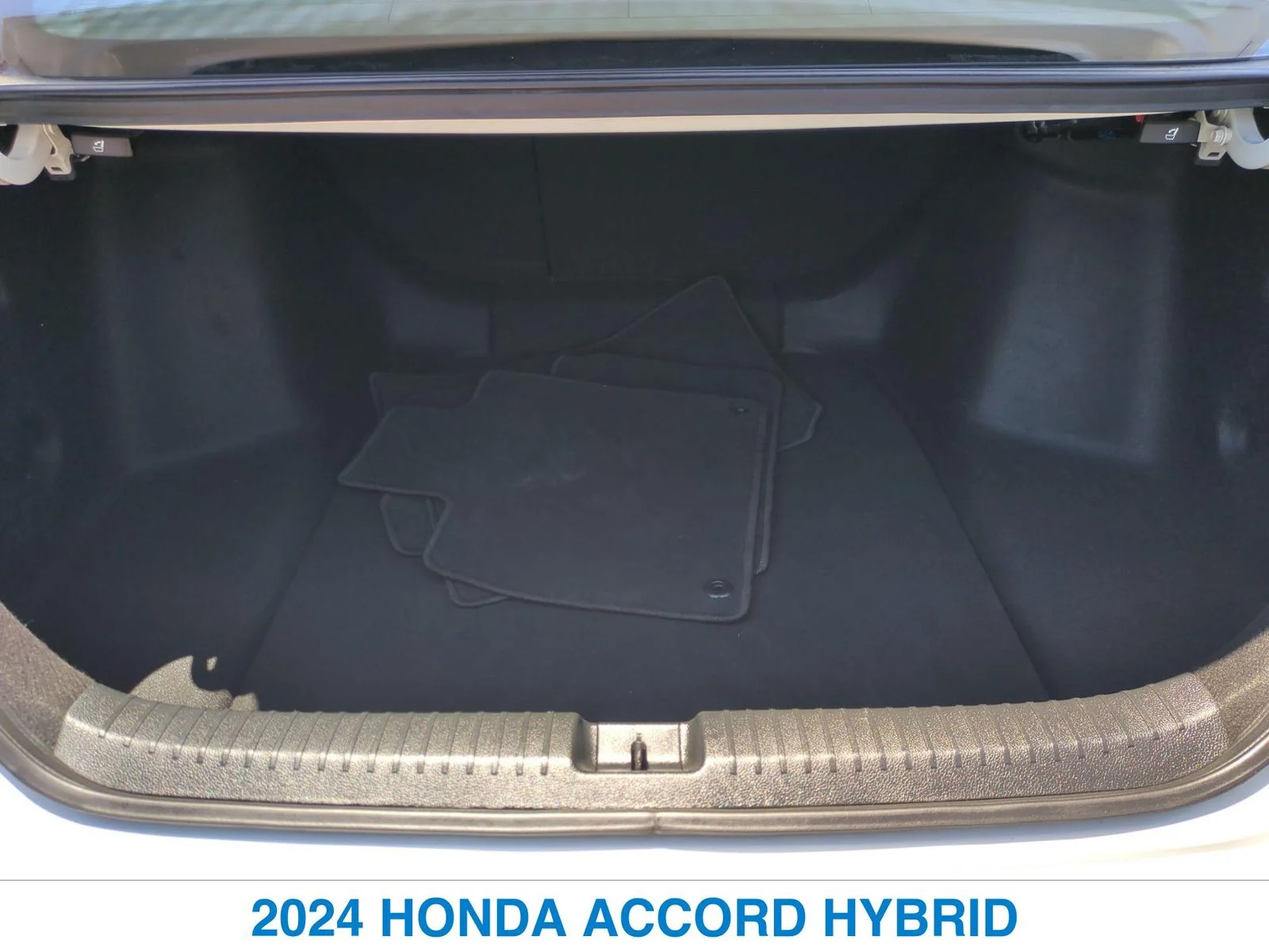 Used 2024 White Honda Sport image 23