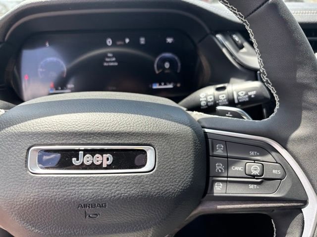 New 2026 Bright White Clear-Coat Exterior Paint Jeep Altitude image 27