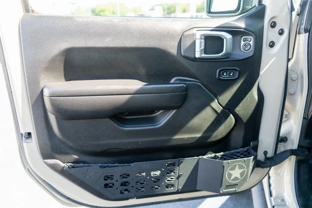 Used 2022 Beige Jeep Sport image 17
