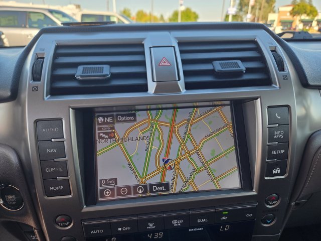Used 2017  Lexus 460 image 16