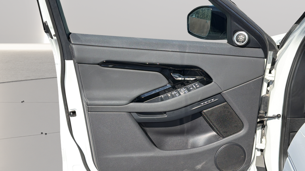 Used 2024 Fuji White Land Rover S image 20