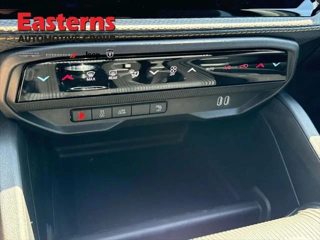 New 2026 Diamond Black Crystal Pearl-Coat Exterior Paint Jeep 85th Anniversary image 20