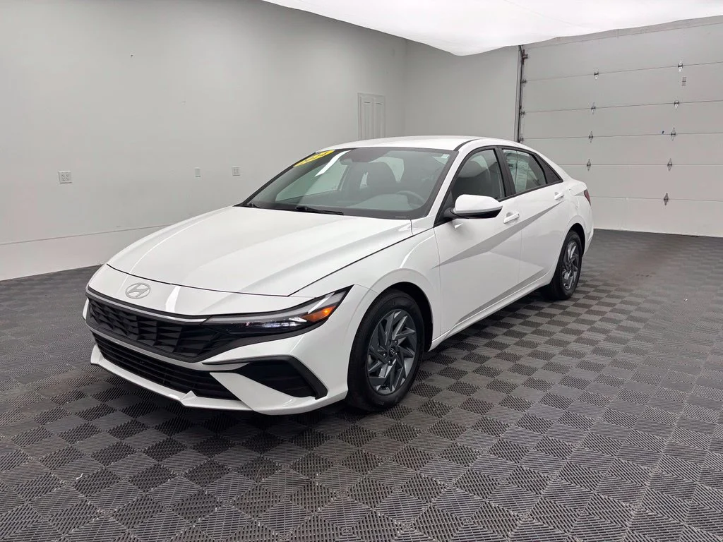 Certified Used 2024 White Hyundai SEL image 13