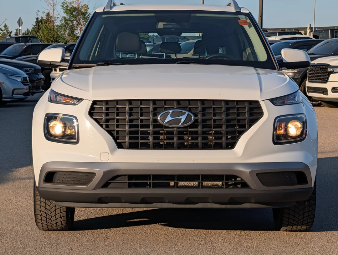 Used 2022 White Hyundai Trend - - FWD - 1.6L - Blind Spot Monitor - Rear Cross-Traffic Warning & More! image 3
