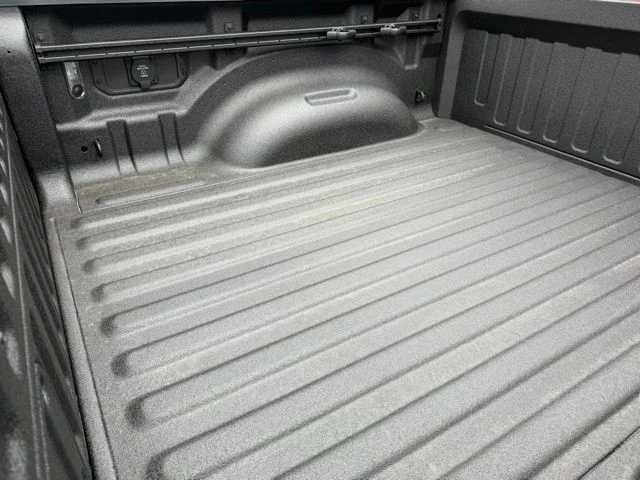New 2026 Molten Red Pearl-Coat Exterior Paint RAM Laramie image 19
