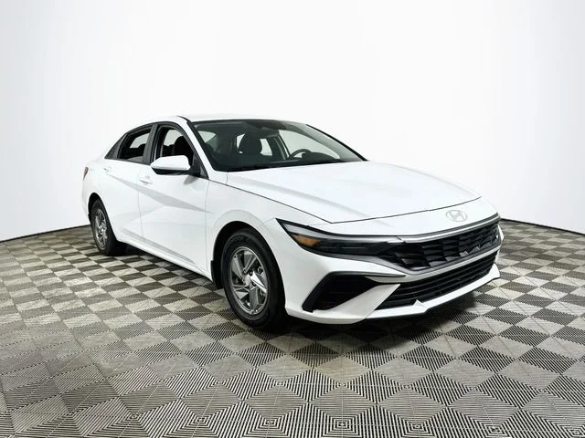 Certified Pre-Owned 2025 Hyundai Elantra SE