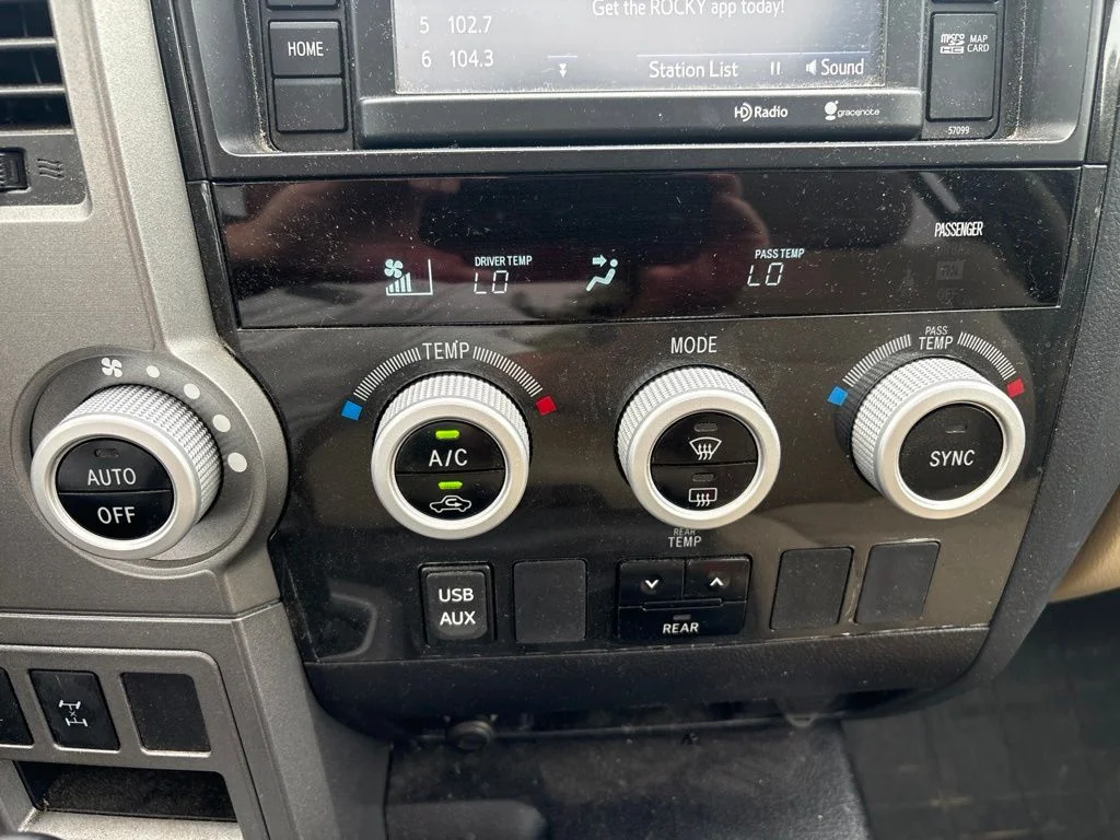 Used 2015 Black Toyota SR5 image 18