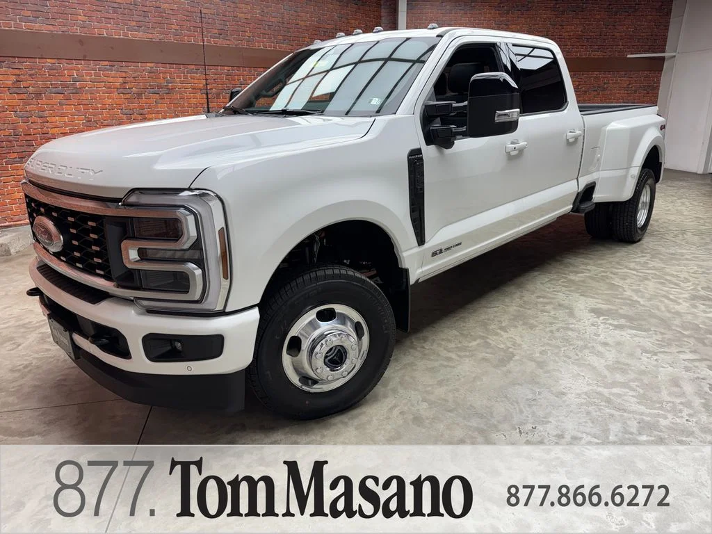 New 2026 Star White Metallic Tri-Coat Ford F-350® Platinum® image 1