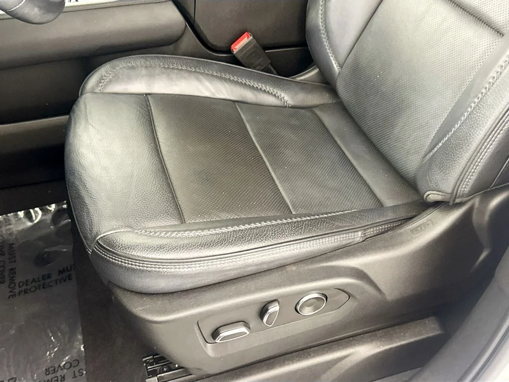 Used 2023 White GMC Denali image 19