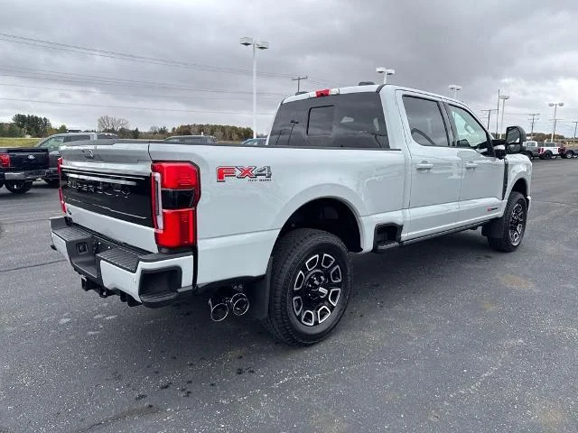2026 Ford F-350 Super Duty Platinum - Photo 35
