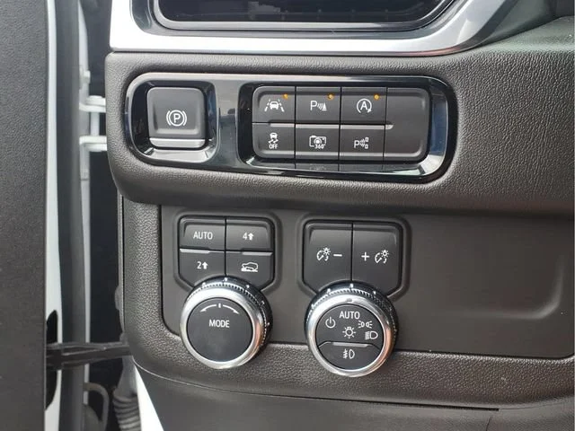 Used 2025 Summit White GMC Denali image 15