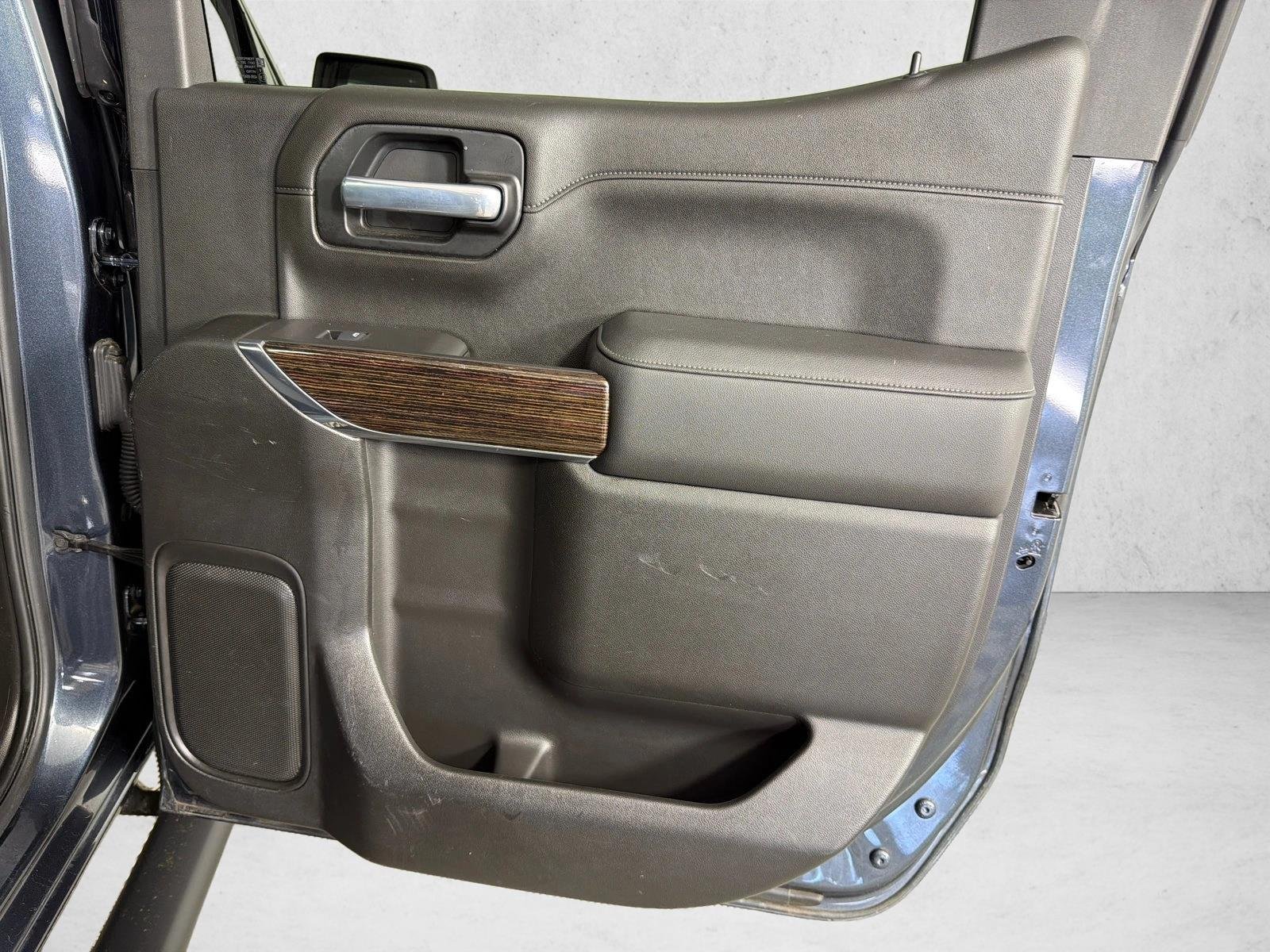 Used 2021 Dark Sky Metallic GMC SLE image 16