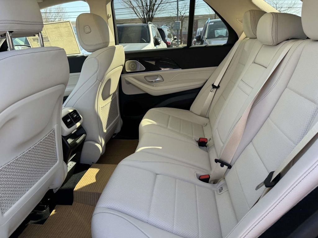 New 2026 Obsidian Black Metallic Mercedes-Benz GLE 350 image 31