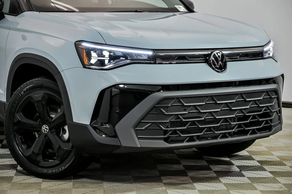 New 2026 Gray Volkswagen 1.5T SE Black image 2