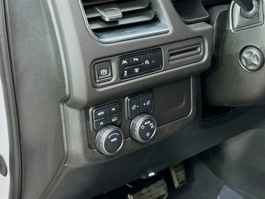 Used 2023 Summit White Chevrolet RST image 12