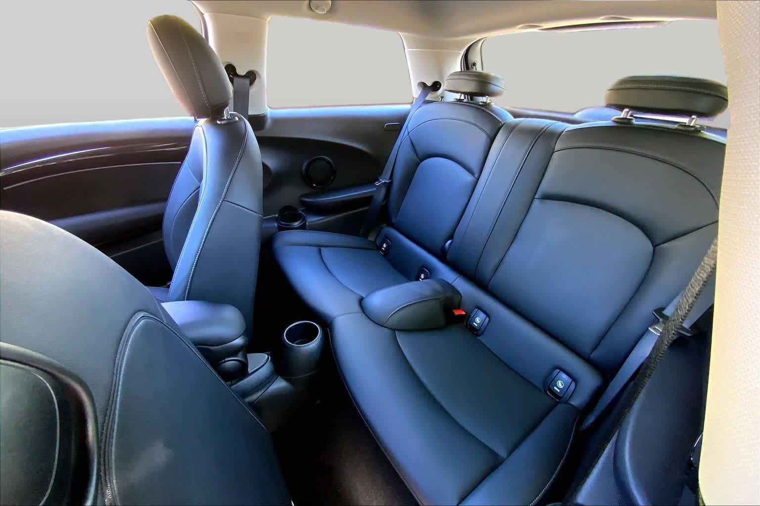 2024 MINI Hardtop 2 Door Base - Photo 20