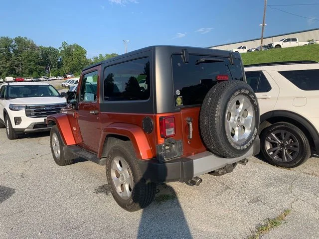 Used 2014 Copperhead Pearlcoat Jeep Sahara image 6