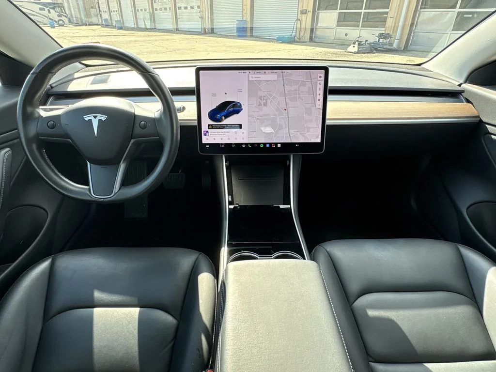 Used 2018 Deep Blue Metallic Tesla Long Range image 24