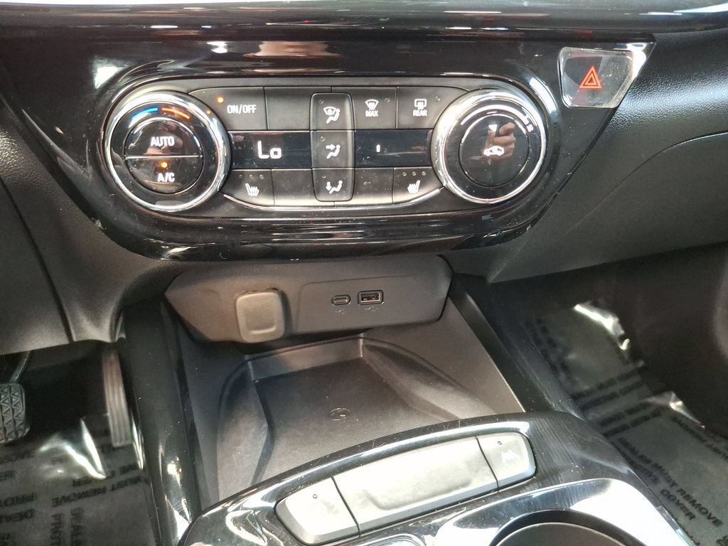Used 2025 Chevrolet Trax SUV