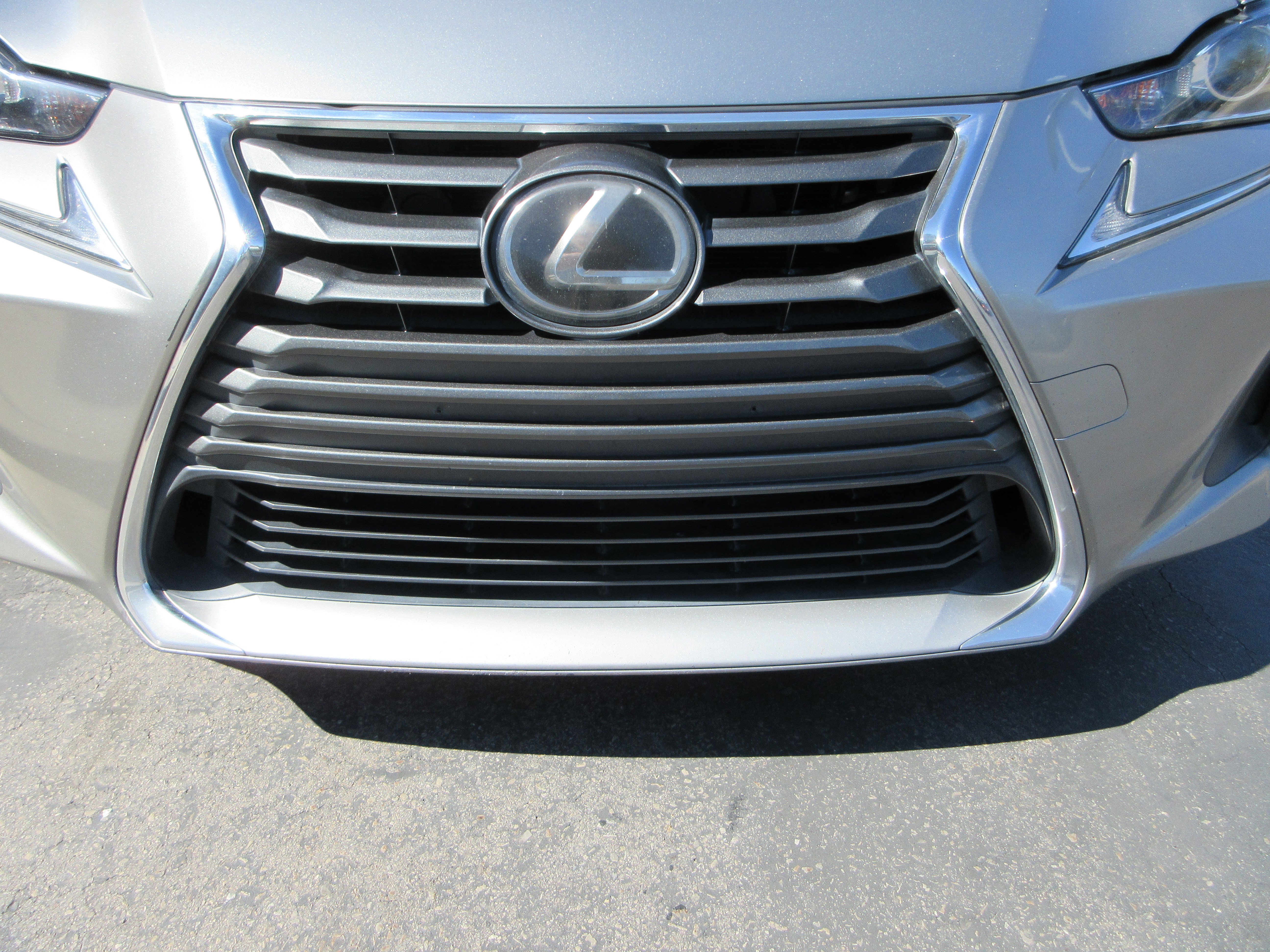Used 2018 Atomic Silver Lexus 300 image 15