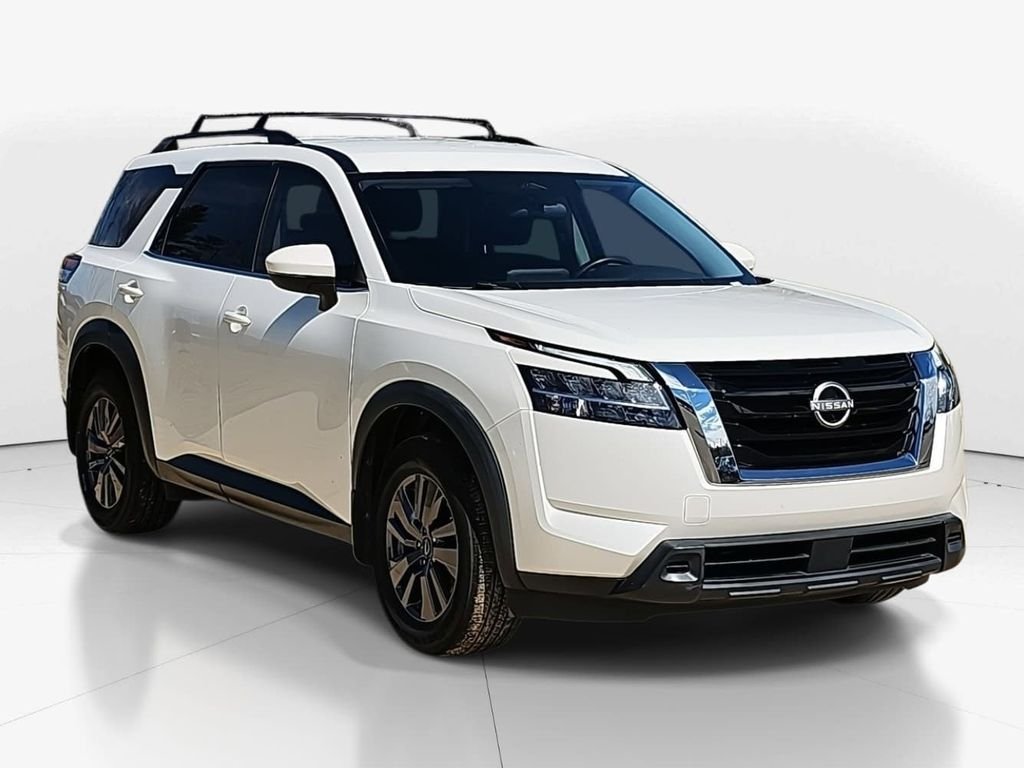 2022 Nissan Pathfinder SV