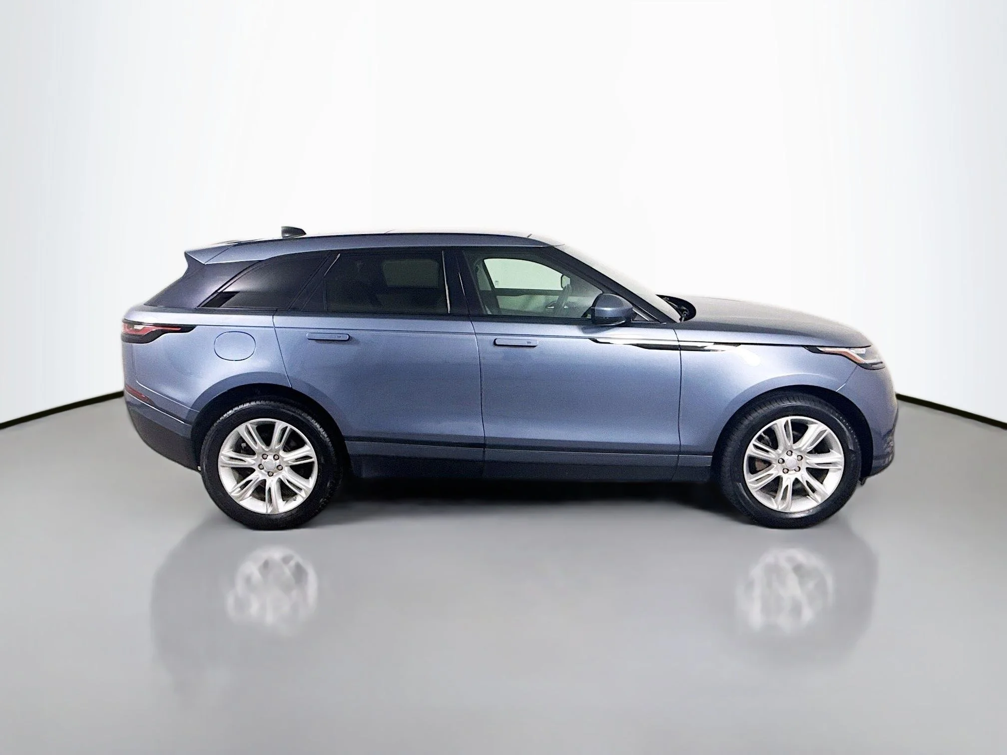 Used 2020 White Land Rover S image 8