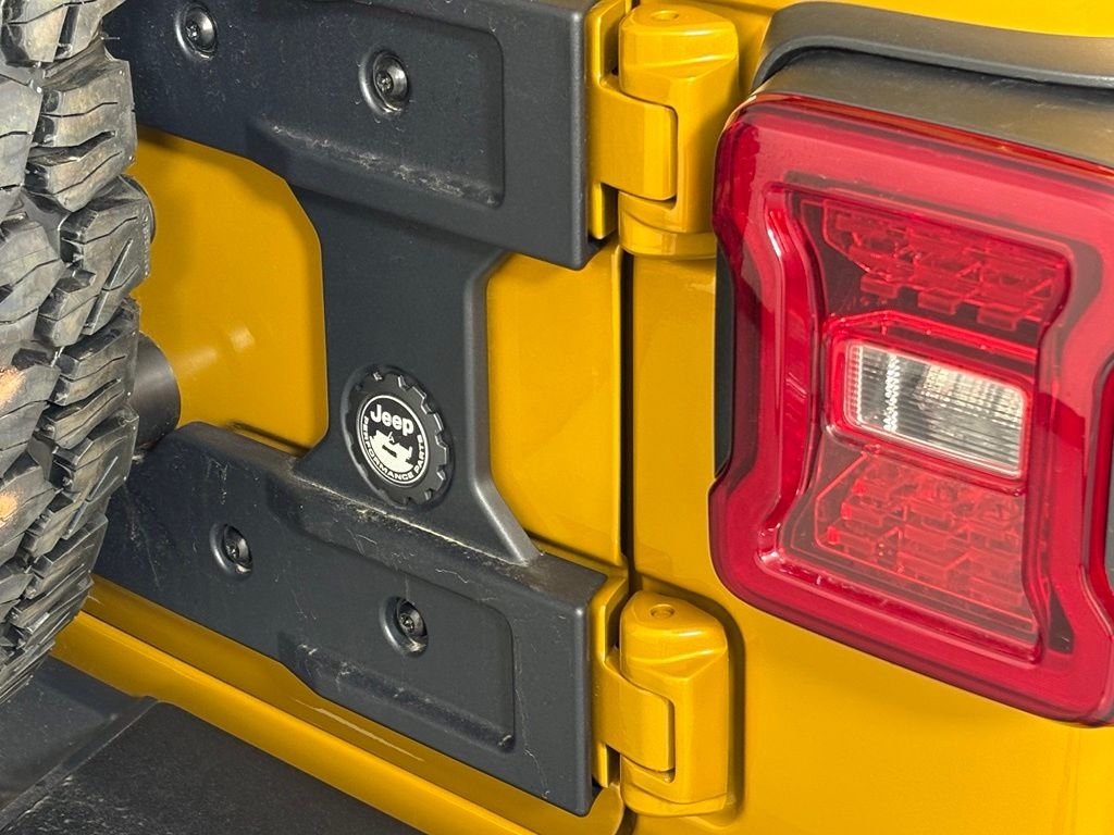 New 2026 Goldilocks Exterior Paint Jeep Rubicon X image 10