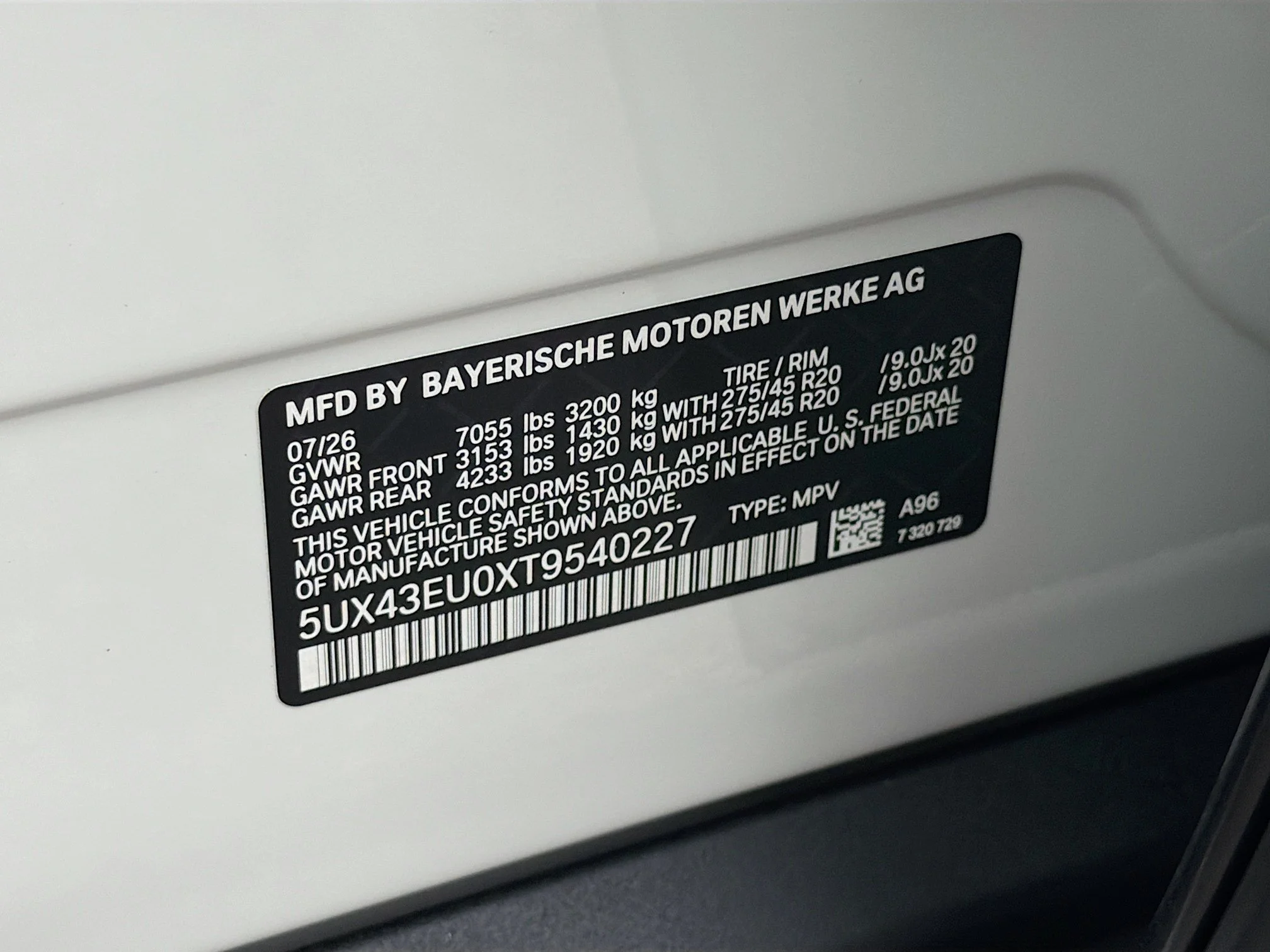 New 2026 Mineral White Metallic BMW xDrive50e image 43