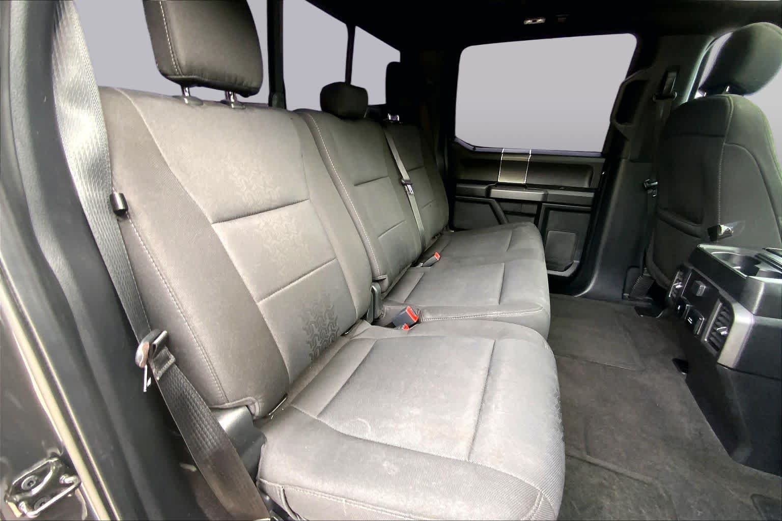 Used 2020 Magnetic Metallic Ford XLT image 18