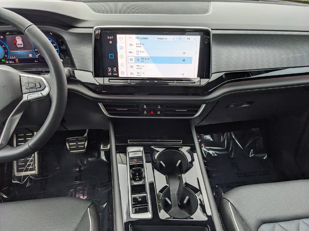 2026 Volkswagen Atlas Cross Sport SEL Premium R-LINE - Photo 18