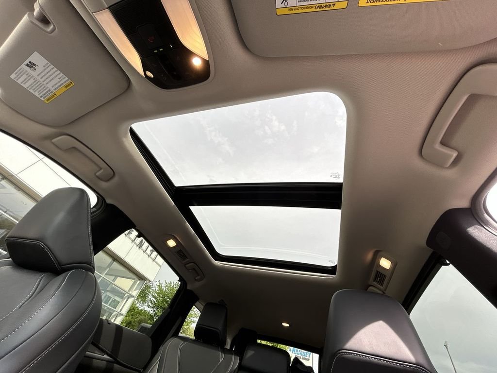 Certified Used 2023 Gray INFINITI LUXE image 25