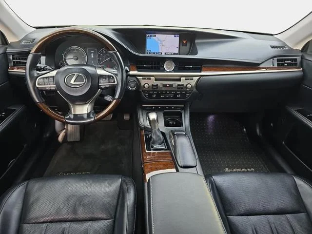 Used 2016 White Lexus 350 image 9