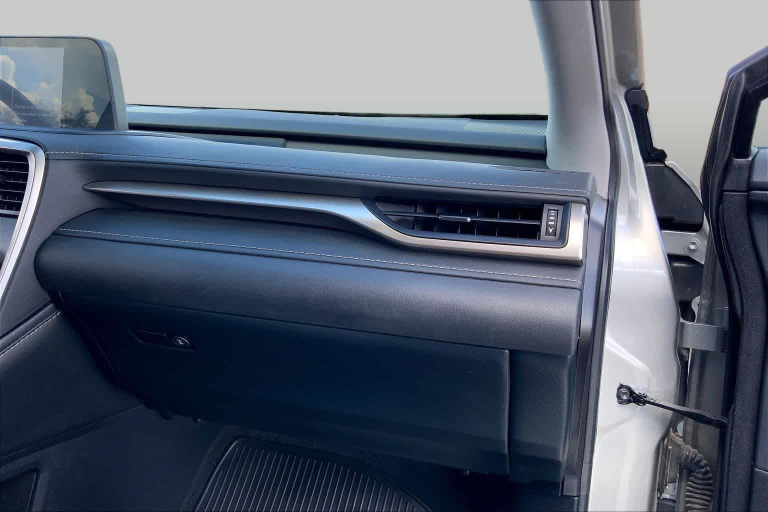 Used 2022 Atomic Silver Lexus  image 18