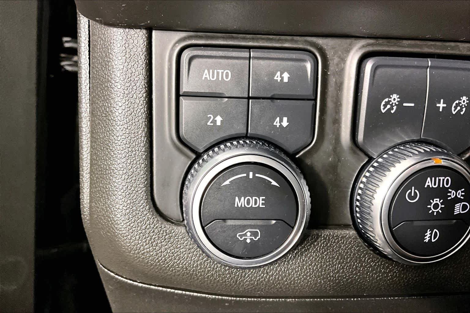 Used 2023 Onyx Black GMC Denali Ultimate image 35