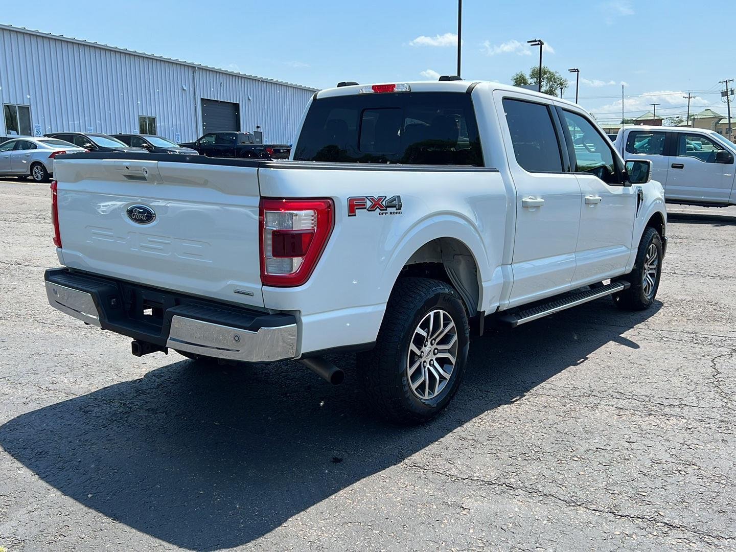 Used 2022 Star White Metallic Tri-Coat Ford LARIAT image 23