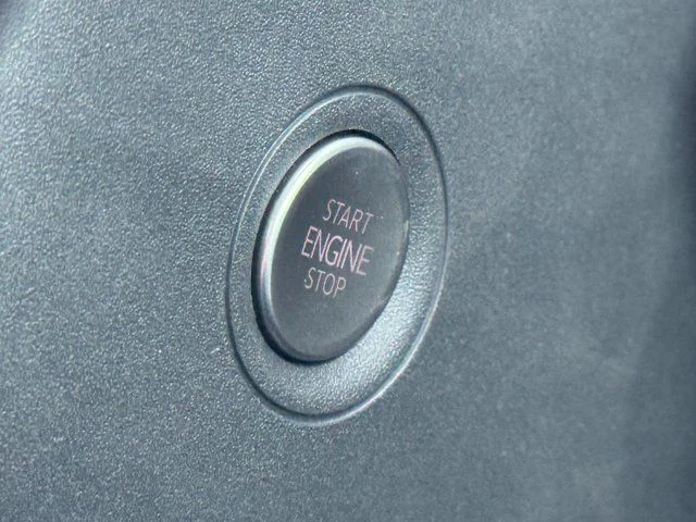 Used 2023 Silver Volkswagen Pro S image 23