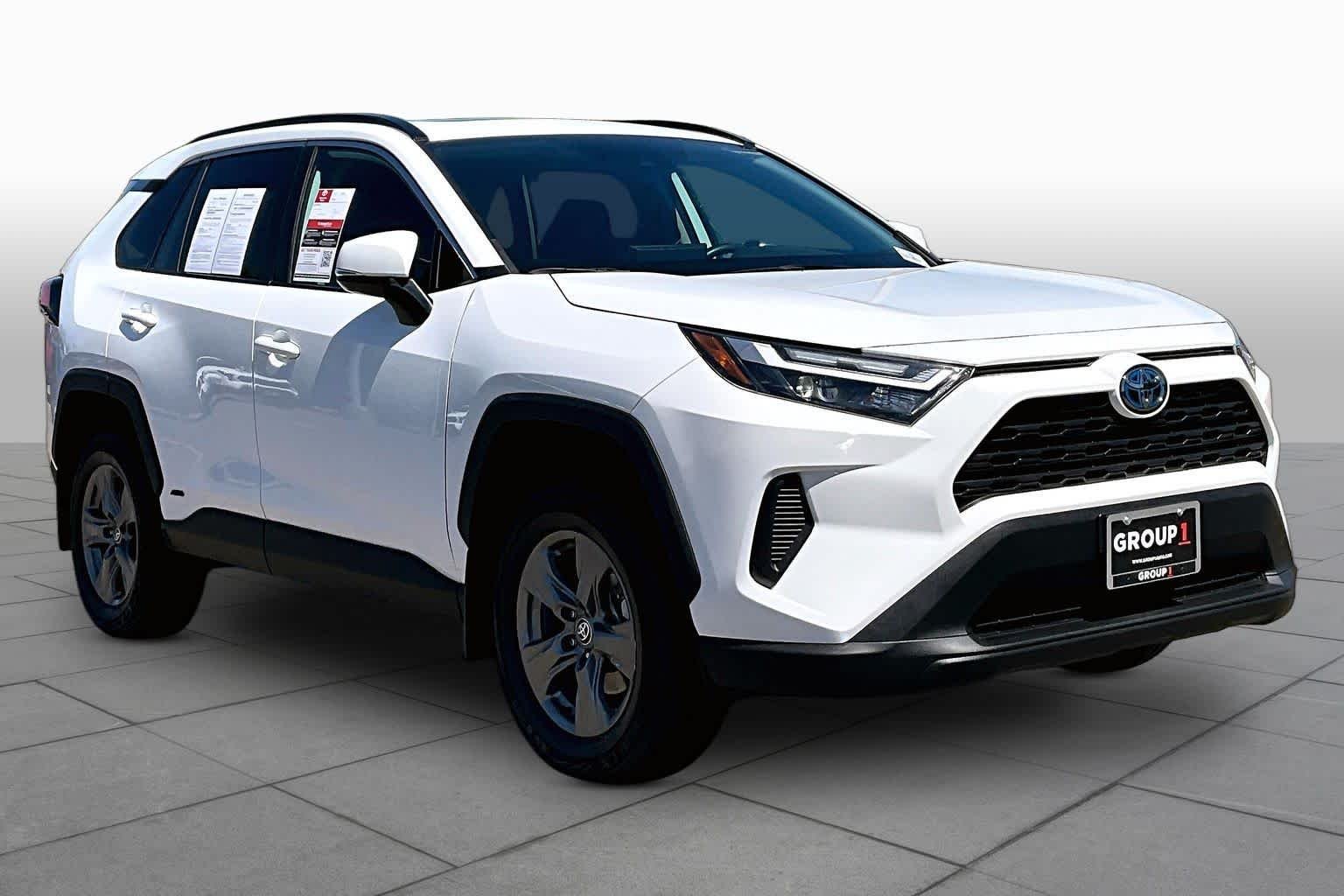 Used 2024 Ice Cap Toyota Hybrid XLE image 2