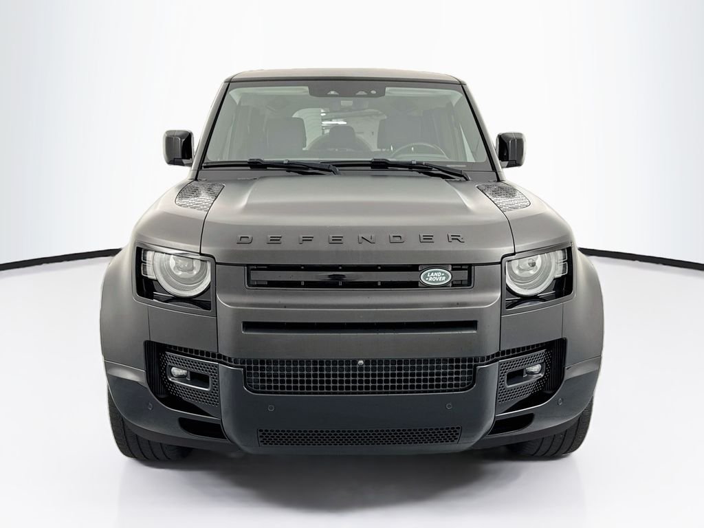 Certified Used 2024 Black Land Rover X-Dynamic SE image 2